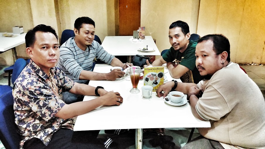 Obrolan Warung Kopi dengan Alumni STMIK Dipanegara